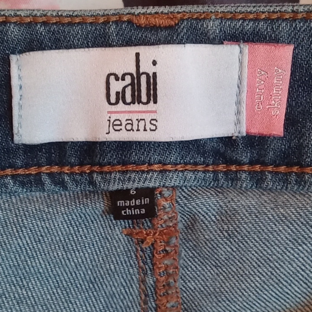 Cabi jeans size 6 Curvy Skinny distressed